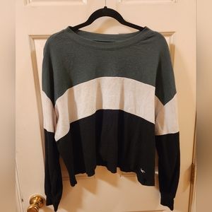 Hollister cropped long sleeve Boyfriend Tee shirt green/white/black large